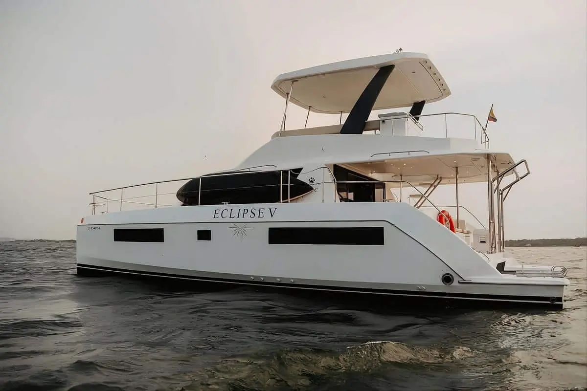 Catamarán Eclipse V - Image 2