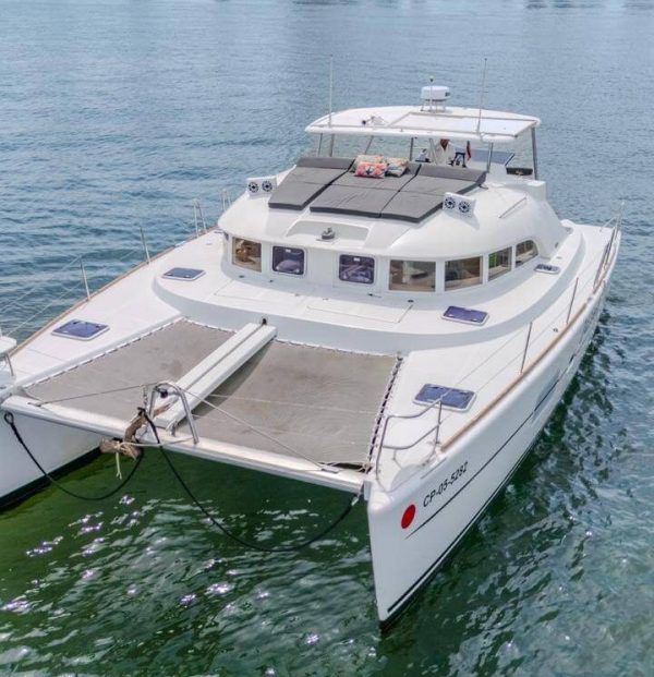 Catamarán Pequeño 38 Ft