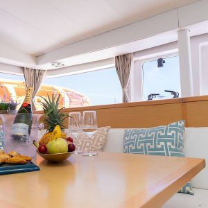 Copia de Catamaran Lagoon S2 3-11