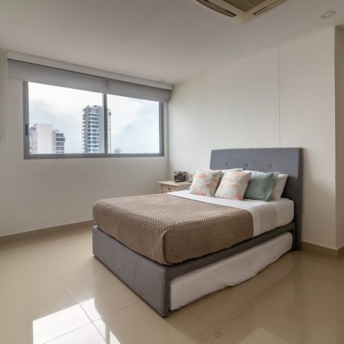 APT 3305 - 17 (Mediana)