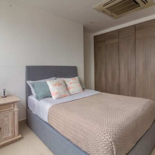 APT 3305 - 19 (Mediana)