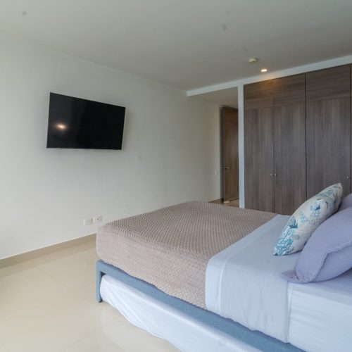 APT 3305 - 27 (Mediana)
