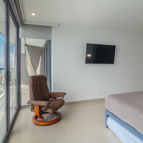 APT 3305 - 28 (Mediana)