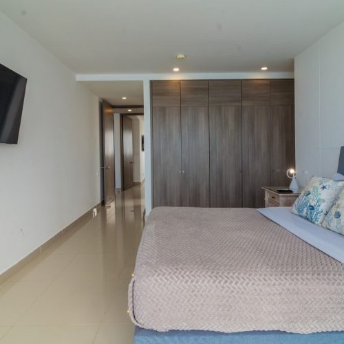 APT 3305 - 30 (Mediana)