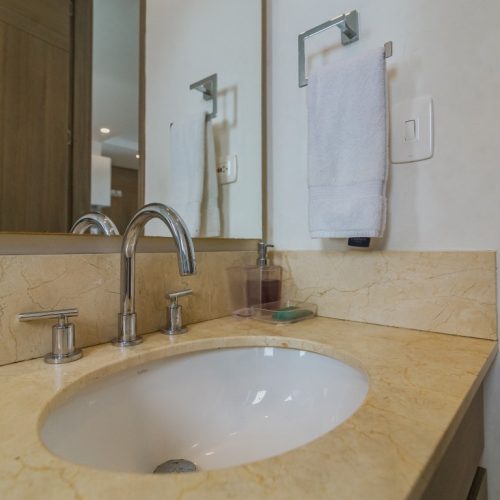 APT 3305 - 31 (Mediana)