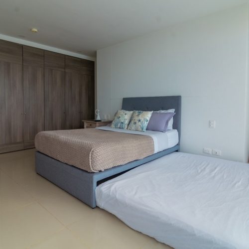 APT 3305 - 40 (Mediana)