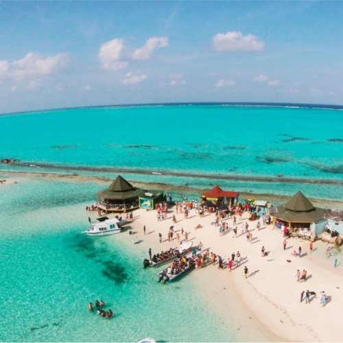 Viajar-a-Colombia-Viajar-a-San-Andres-Acuario-con-Aventureros-360-1-1-_1_ (Mediana)